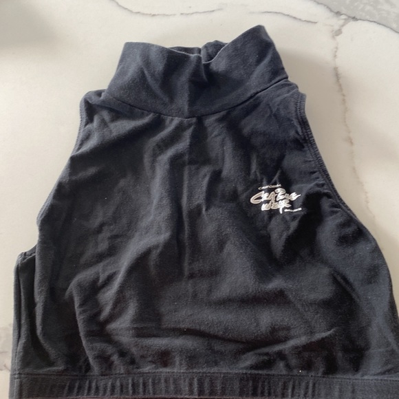 Small cropped turtleneck - Picture 2 of 6